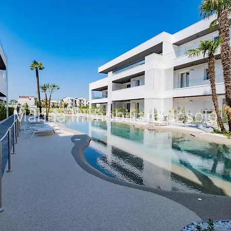 Twin Bays 3 Apartment